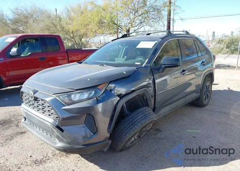 2019 Toyota Rav4 Le z USA, uszkodzony, nr VIN JTMH1RFV6KD021017